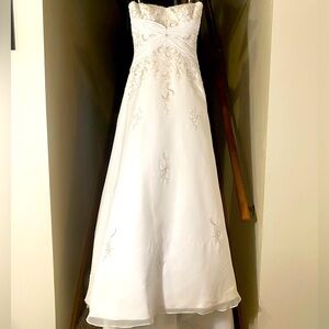 Mari Lee by Madeline Gardner Wedding Gown 👰‍♀️